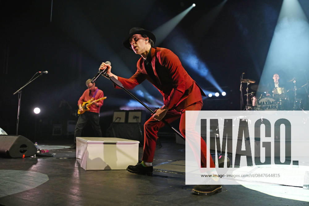 Maxïmo Park performing at Brixton Academy LONDON, ENGLAND - FEBRUARY 14: Paul Smith of ˜Maxïmo Park performing at Brixton Academy on February 14, 2026 in London, England. CAP MAR MAR Great Britain
