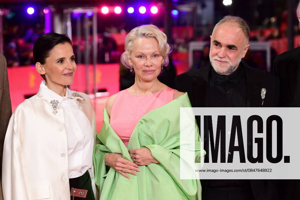 Elena Anaya, Pamela Anderson and Karim Aïnouz à la première du film Rosebush Pruning lors de la 76ème édition du festival international du film de Berlin La Berlinale 2026 , le 14 février 2026 Romain Doucelin Bestimage Celebrities attend the premiere of Rosebush Pruning during the 76th Berlinale, Berlin International Film Festival, at the Berlinale Palast, on February 14, 2026 in Berlin, Germany Berlin Allemagne