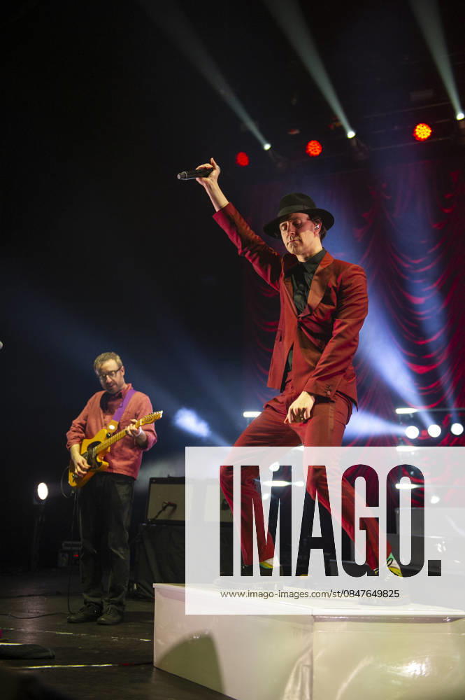 Maximo Park at O2 Academy Brixton 14 02 2026 Maximo Park perform at O2 Academy Brixton in London on 14th February 2026. Tom English drums Duncan Lloyd guitar Paul Smith lead vocals Jemma Freese keyboards, piano, backing vocals Andrew Lowther bass guitar, Credit:Zoran Veselinovic Avalon UK, London, O2 Academy Brixton