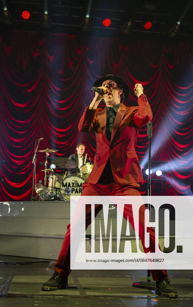 Maximo Park at O2 Academy Brixton 14 02 2026 Maximo Park perform at O2 Academy Brixton in London on 14th February 2026. Tom English drums Duncan Lloyd guitar Paul Smith lead vocals Jemma Freese keyboards, piano, backing vocals Andrew Lowther bass guitar, Credit:Zoran Veselinovic Avalon UK, London, O2 Academy Brixton