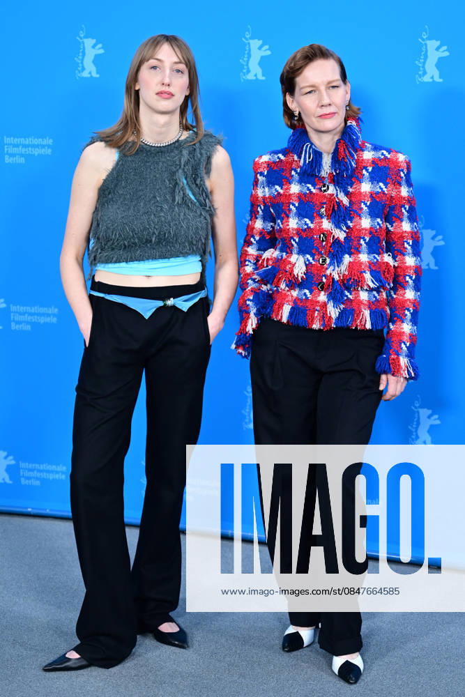 Caro Braun and Sandra Hüller at the Rose photocall during the 76th Berlinale International Film Festival Berlin 2026 , February 15, 2026 Romain Doucelin Bestimage The Rose photocall during the 76th Berlinale International Film Festival Berlin at Grand Hyatt Hotel on February 15, 2026 in Berlin, Germany Berlin Allemagne