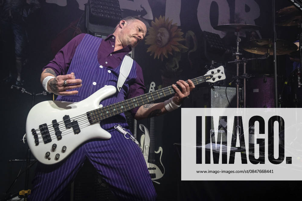 Rajko Gohlke from Knorkator live at a concert of the All Good Things are 30 Tour at Capitol Hannover, 14 02 2026 Foto:xC.xSpeidelx xFuturexImagex knorkator_6218