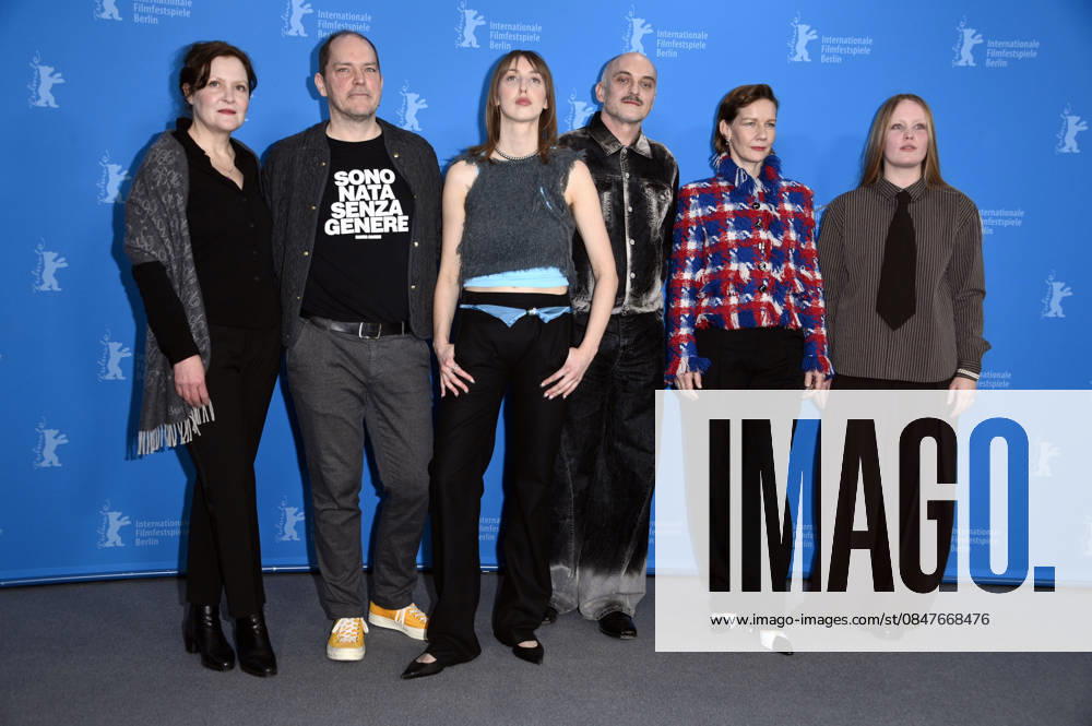 Marisa Growald, Godehard Giese, Caro Braun, Markus Schleinzer, Sandra Hüller and Emma Bahlmann at the photocall for the feature film Rose at the Berlinale 2026 76 Berlin International Film Festival at the Hotel Grand Hyatt Berlin, 15 02 2026 Foto:xN.xKubelkax xFuturexImagex rose_6201