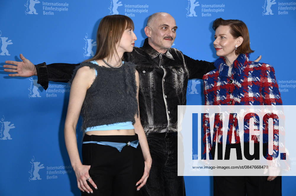 Caro Braun, Markus Schleinzer and Sandra Hüller at the photocall for the feature film Rose at the Berlinale 2026 76 Berlin International Film Festival at the Hotel Grand Hyatt Berlin, 15 02 2026 Foto:xN.xKubelkax xFuturexImagex rose_6202
