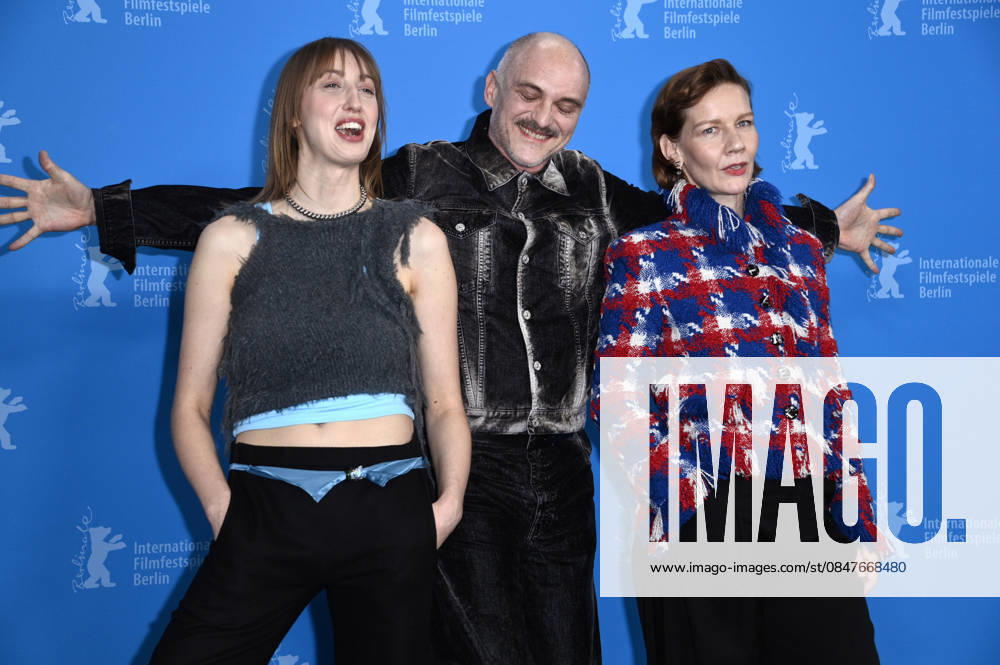 Caro Braun, Markus Schleinzer and Sandra Hüller at the photocall for the feature film Rose at the Berlinale 2026 76 Berlin International Film Festival at the Hotel Grand Hyatt Berlin, 15 02 2026 Foto:xN.xKubelkax xFuturexImagex rose_6204