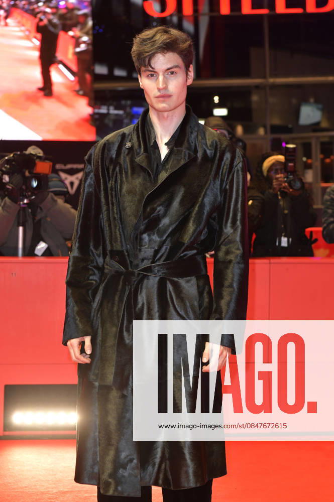 Moritz Hau at the premiere of the feature film Rose at the Berlinale 2026 76 Berlin International Film Festival in the Berlinale Palast Berlin, 15 02 2026 Foto:xM.xBehrensx xFuturexImagex rose_6225