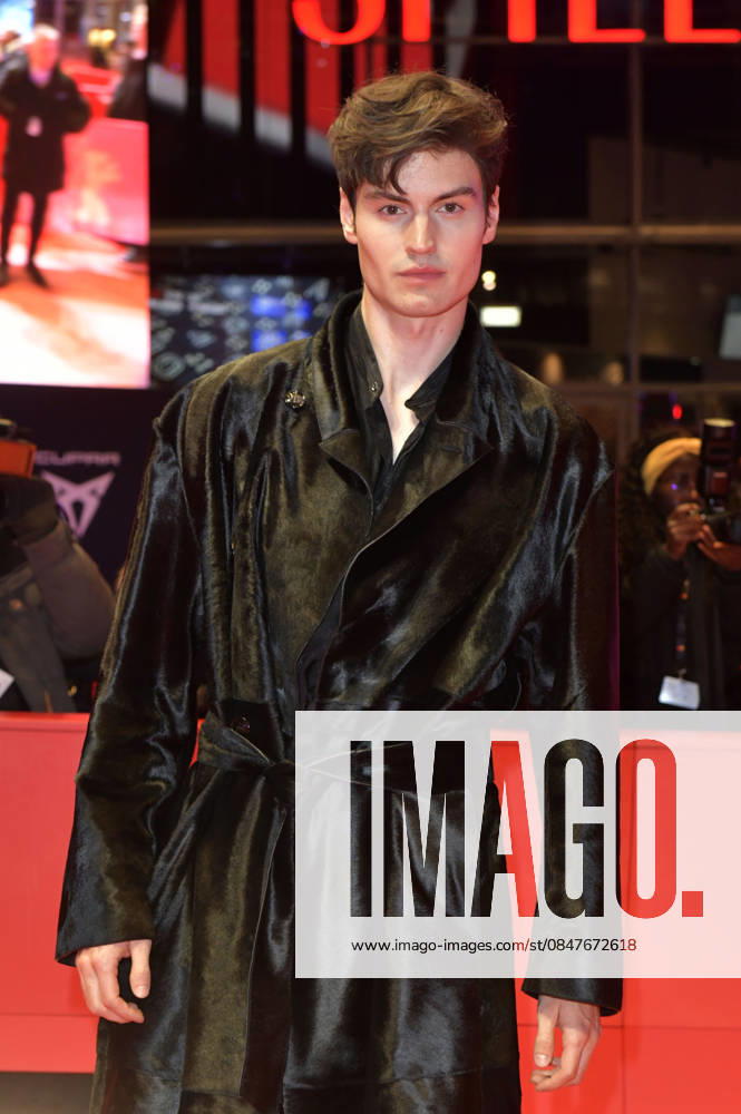 Moritz Hau at the premiere of the feature film Rose at the Berlinale 2026 76 Berlin International Film Festival in the Berlinale Palast Berlin, 15 02 2026 Foto:xM.xBehrensx xFuturexImagex rose_6228