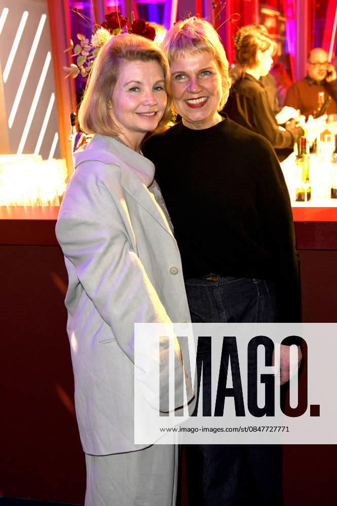 Annette Frier and Cordula Stratmann at the 23 NRW Reception of the State of NRW and the Film und Medienstiftung NRW as part of the Berlinale 2026 at the Representation of the State of North Rhine-Westphalia Berlin, 15 02 2026 Foto:xC.xNiehausx xFuturexImagex nrw_6278