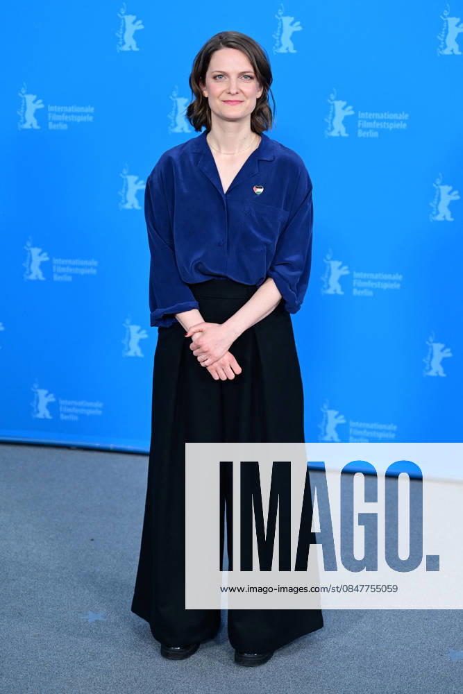 Geneviève Dulude De Celles at the photocall of the film Nina Roza during the 76th Berlinale International Film Festival Berlin 2026 , February 16, 2026 Romain Doucelin Bestimage The Nina Roza photocall during the 76th Berlinale International Film Festival Berlin at Grand Hyatt Hotel on February 16, 2026 in Berlin, Germany Berlin Allemagne