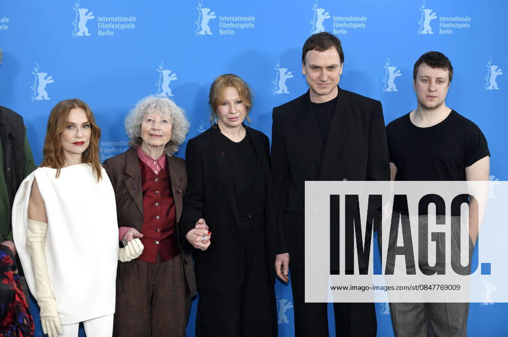 Isabelle Huppert, Ulrike Ottinger, Birgit Minichmayr, Lars Eidinger and Thomas Schubert at the photocall for the feature film The Blood Countess at the Berlinale 2026 76 Berlin International Film Festival at the Hotel Grand Hyatt Berlin, 16 02 2026 Foto:xC.xNiehausx xFuturexImagex blutgraefin_6364