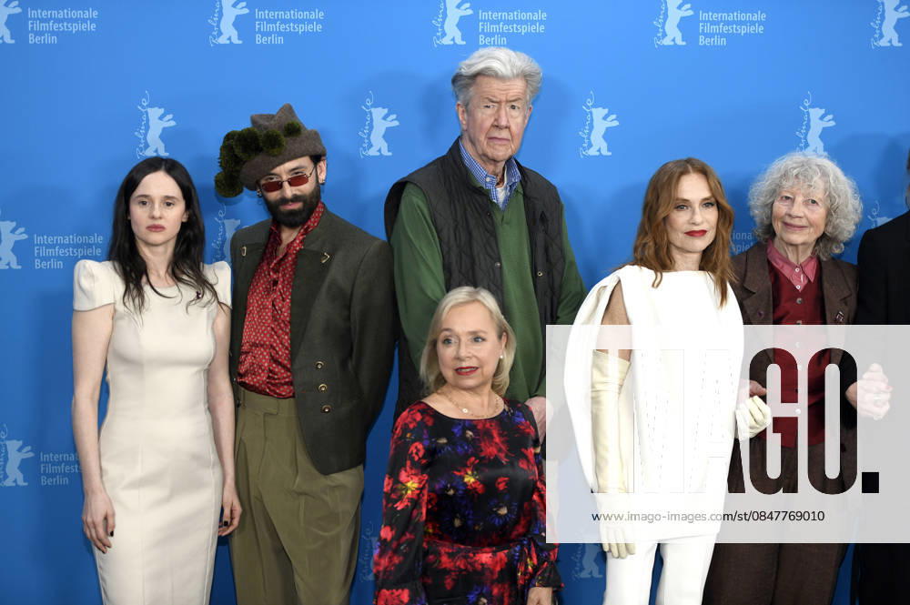 Maresi Riegner, Tom Neuwirth, ChrisTine Urspruch, Marco Lorenzini, Isabelle Huppert and Ulrike Ottinger at the photocall for the feature film The Blood Countess at the Berlinale 2026 76 Berlin International Film Festival at the Hotel Grand Hyatt Berlin, 16 02 2026 Foto:xC.xNiehausx xFuturexImagex blutgraefin_6365