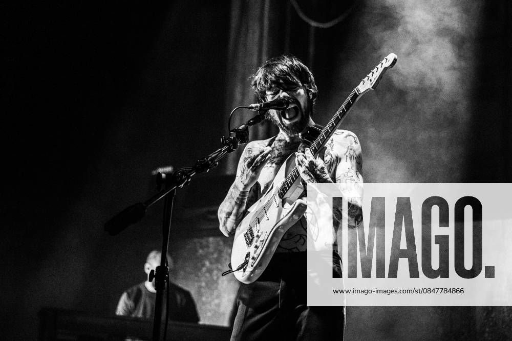 Concert of Biffy Clyro in Berlin Concert of the band Biffy Clyro on 16 02 2026 at the Max Schmeling Halle in Berlin In the picture singer and guitarist Simon Neil , Berlin Berlin Germany Prenzlauer Berg