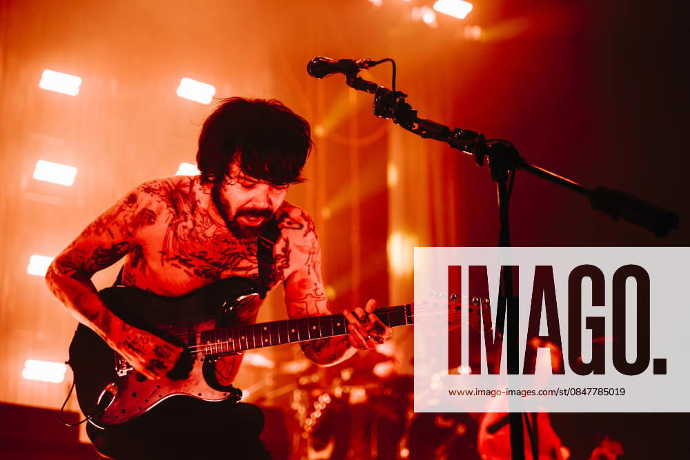 Concert of Biffy Clyro in Berlin Concert of the band Biffy Clyro on 16 02 2026 at the Max Schmeling Halle in Berlin In the picture singer and guitarist Simon Neil , Berlin Berlin Germany Prenzlauer Berg
