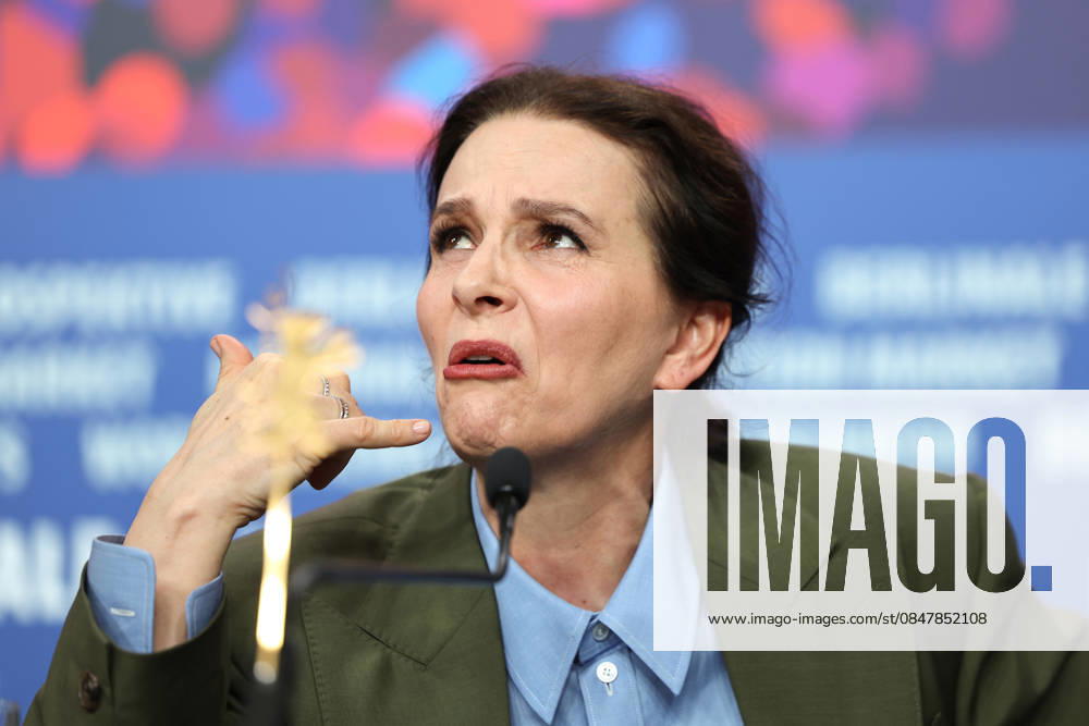The 76 Berlinale Film Festival is taking place in Berlin from February 12 to 22, 2026. Queen at sea film press conference. Juliette Binoche answering journalists question Berlin Germany - ZUMAt227 20260217_zip_t227_002