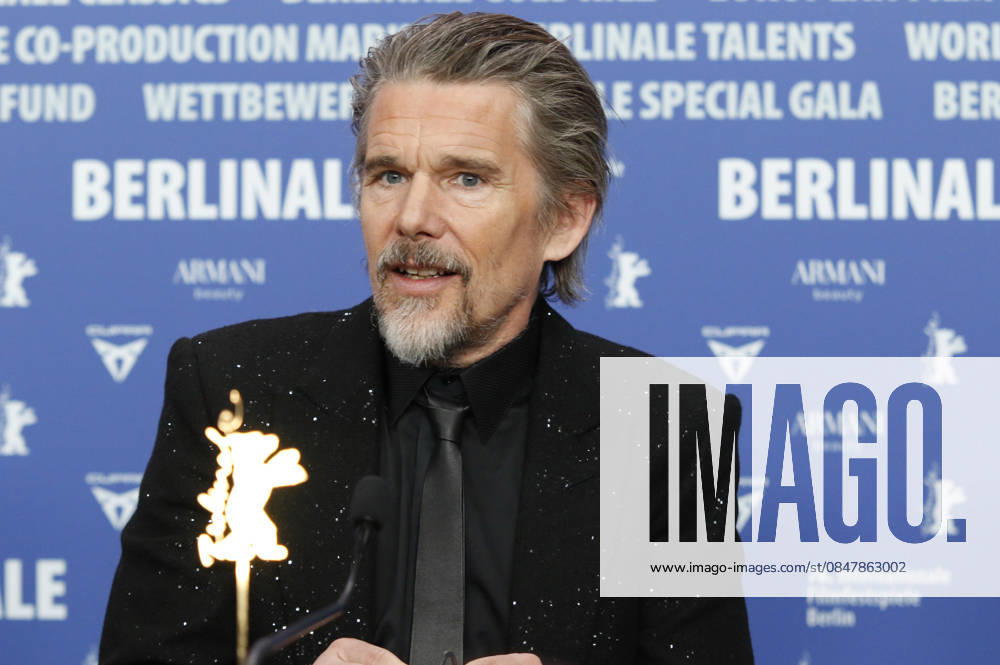 Ethan Hawke at the press conference for the feature film The Weight at the Berlinale 2026 76 Berlin International Film Festival at the Hotel Grand Hyatt Berlin, 17 02 2026 Foto:xC.xTamckex xFuturexImagex weight_6225