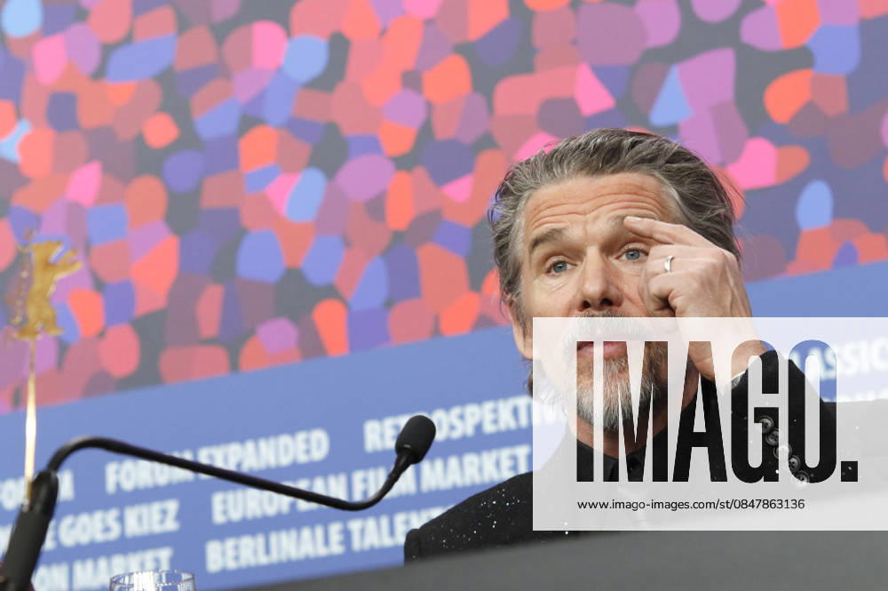 Ethan Hawke at the press conference for the feature film The Weight at the Berlinale 2026 76 Berlin International Film Festival at the Hotel Grand Hyatt Berlin, 17 02 2026 Foto:xC.xTamckex xFuturexImagex weight_6239