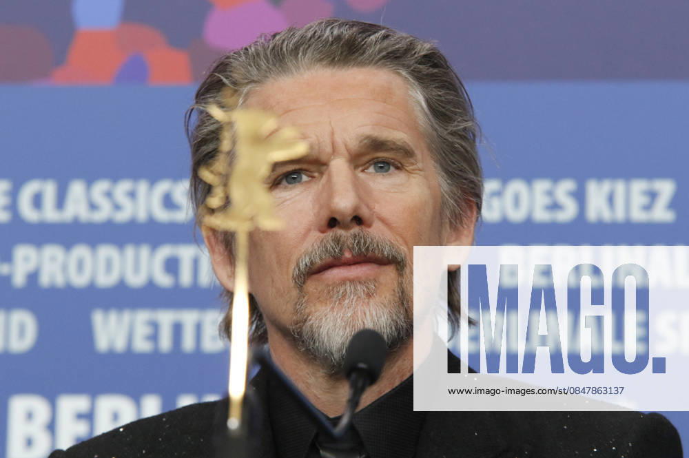 Ethan Hawke at the press conference for the feature film The Weight at the Berlinale 2026 76 Berlin International Film Festival at the Hotel Grand Hyatt Berlin, 17 02 2026 Foto:xC.xTamckex xFuturexImagex weight_6240