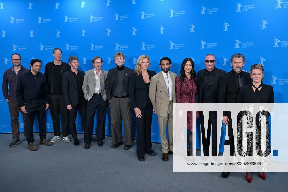 76th Berlin Film Festival Photocall The Weight Steffen Gerlach, Maximilian Leo, Jonas Katzenstein, Sam Hazeldine, Austin Amelio, Lucas Lynggaard Tønnesen, Veronica Ferres, Avi Nash, Julia Jones, Padraic McKinley, Ethan Hawke, Tricia Tuttle attending the photocall of the movie The Weight during 76th Berlin International Film Festival in Berlin, Germany on 17 February 2026. Photo by Julien Reynaud APS-Medias ABACAPRESS.COM Berlin