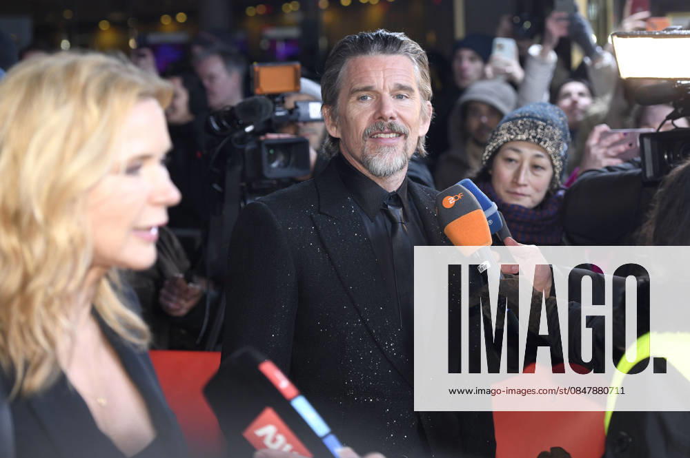 Veronica Ferres and Ethan Hawke at the premiere of the feature film The Weight The Weight Gold Rush at the Berlinale 2026 76 Berlin International Film Festival at the Zoo Palast Berlin, 17 02 2026 Foto:xC.xNiehausx xFuturexImagex weight_6313