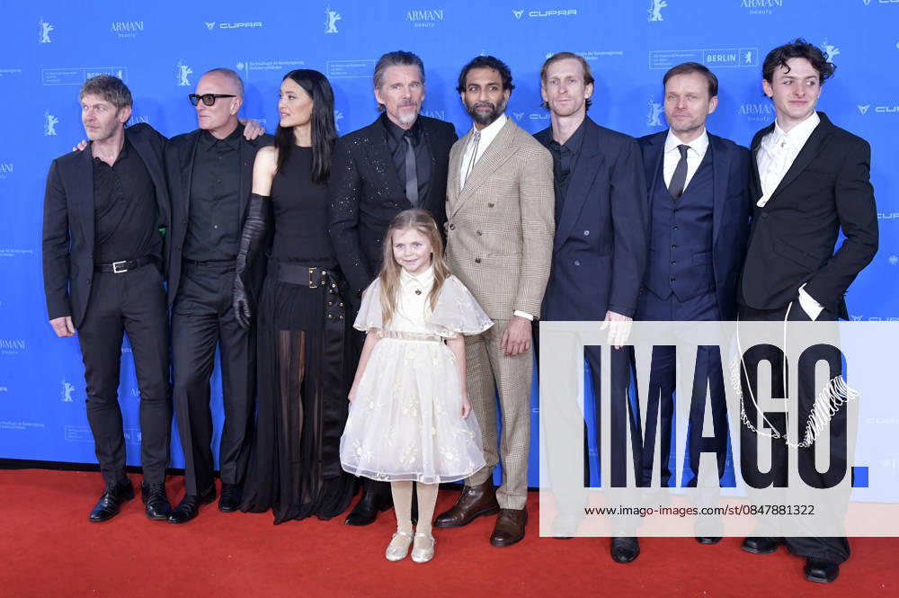 Sam Hazeldine, Padraic McKinley, Julia Jones, Ethan Hawke, Avy Berry, Avi Nash, Austin Amelio, Alec Newman and Cameron Brady at the premiere of the feature film The Weight The Weight Gold Rush at the Berlinale 2026 76 Berlin International Film Festival at Zoo Palast Berlin, 17 02 2026 Foto:xM.xBehrensx xFuturexImagex weight_6378