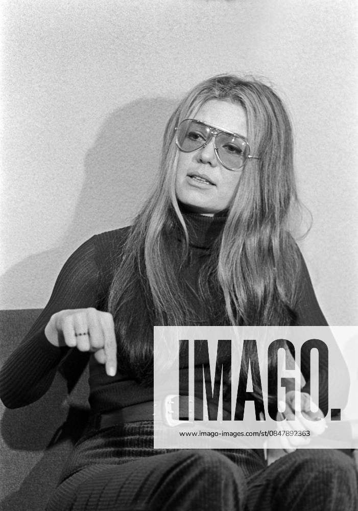 Gloria Steinem speaking at Syracuse University 1970
