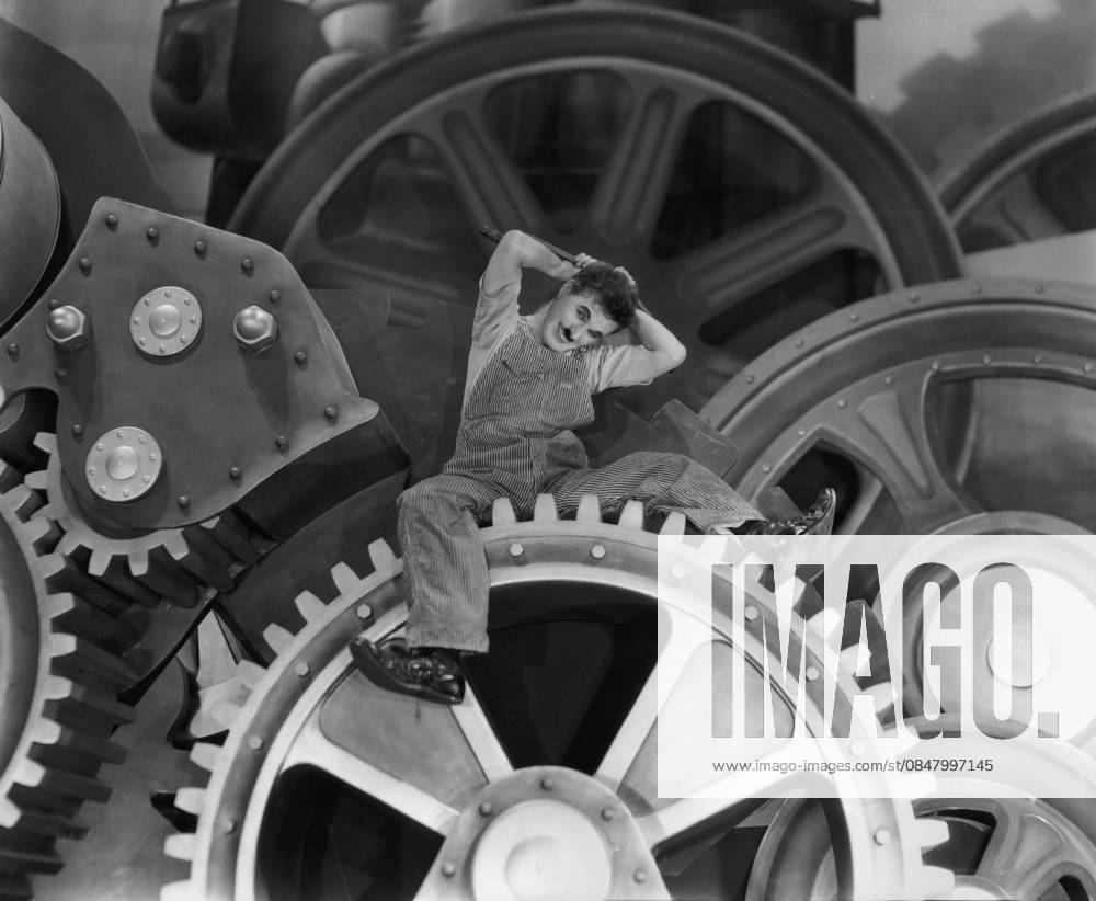 Modern Times Charles Chaplin 1936 United Artists **I.V.