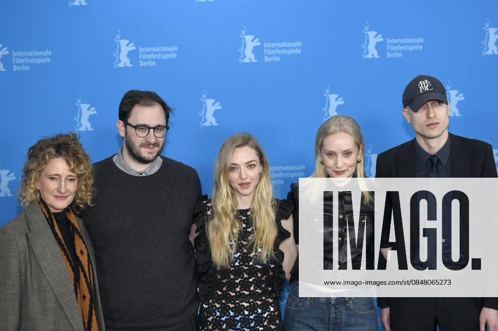 Tricia Tuttle, Andrew Morrison, Amanda Seyfried, Mona Fastvold and Daniel Blumberg at the photocall for the feature film The Testament of Ann Lee at the Berlinale 2026 76 Berlin International Film Festival at the Hotel Grand Hyatt Berlin, 19 02 2026 Foto:xC.xNiehausx xFuturexImagex testament_6218