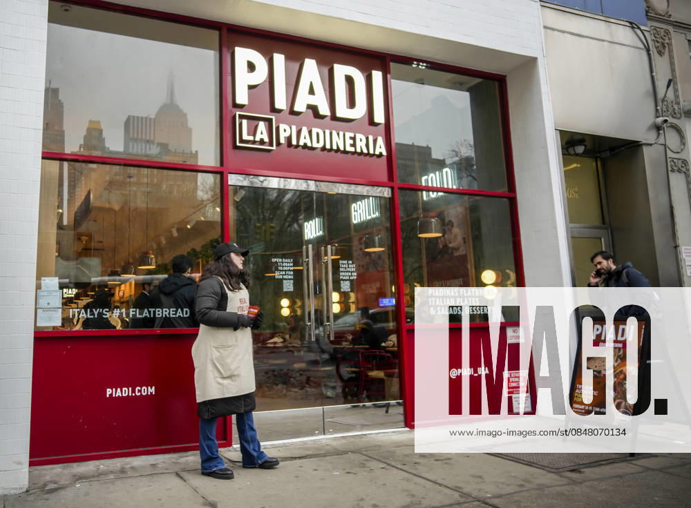 Piadi opens in Flatiron in New York Grand opening of the Italian sandwich chain, Piadi, in the Flatiron neighborhood of New York on Wednesday, February 18, 2026. The popular chain sold their signature flatbread sandwiches, Piadinas, for $1.00. The chain founded in 1984, known in Italy as La Piadineria, has over 530 locations selling their street food from the Emilia-Romagna region. ( RichardxB.xLevine