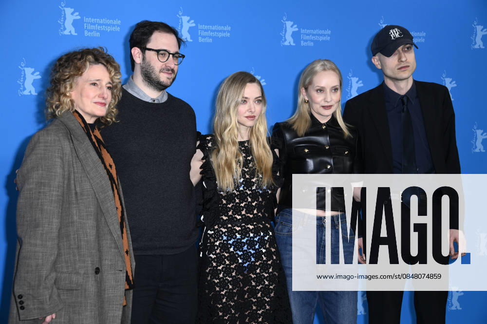 Tricia Tuttle, Andrew Morrison, Amanda Seyfried, Mona Fastvold and Daniel Blumberg at the photocall for the feature film The Testament of Ann Lee at the Berlinale 2026 76 Berlin International Film Festival at the Hotel Grand Hyatt Berlin, 19 02 2026 Foto:xN.xKubelkax xFuturexImagex testament_6243