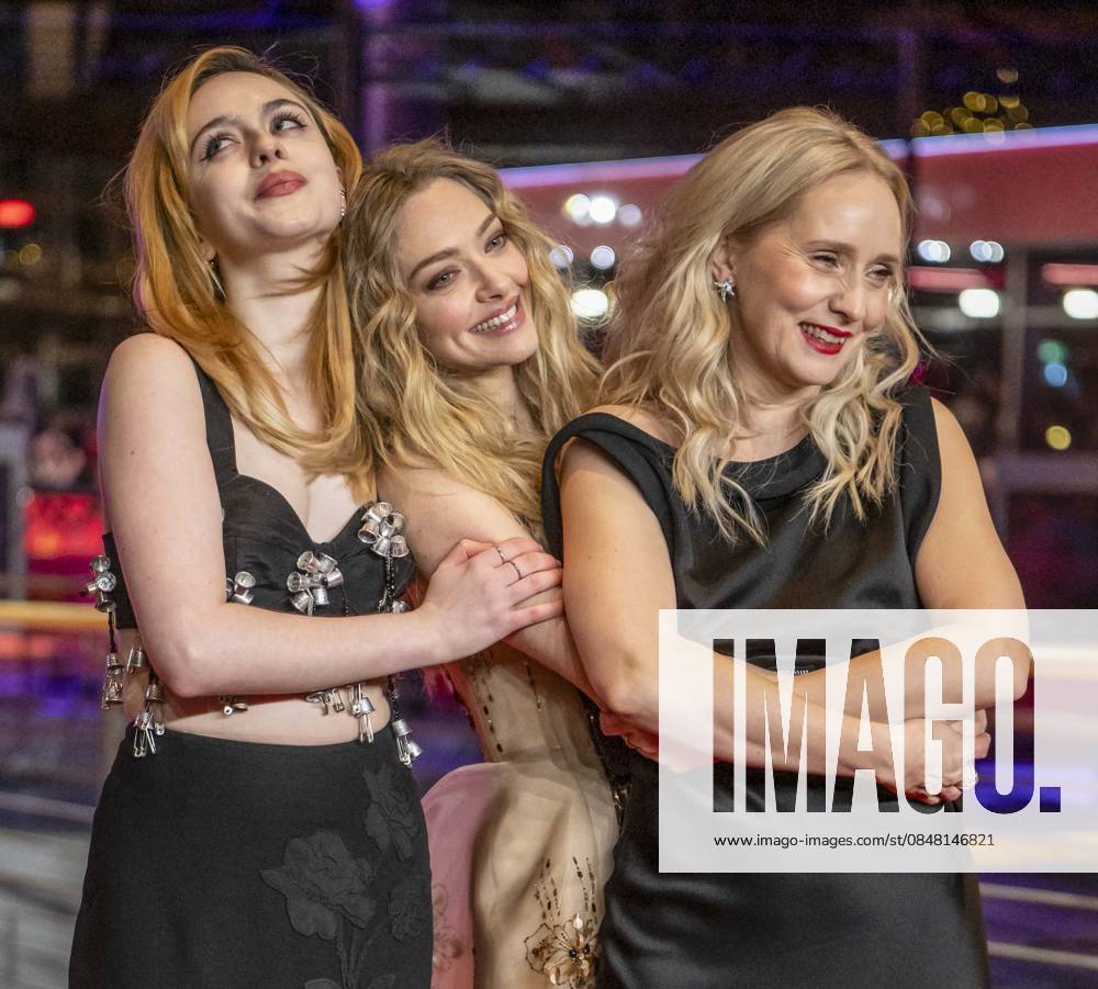 Abb Viola Prettejohn Amanda Seyfried and Mona Fastvold on the red carpet at the film premiere The Testament of Ann Leeat the Berlinale 76 International Film Festival at Berlinale Palast on Thursday February 19, 2026 in Berlin Berlin Germany