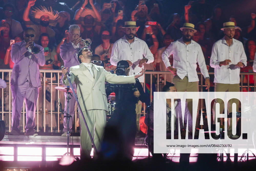 SaO PAULO, SP - 20.02.2026: SHOW BAD BUNNY EM SaO PAULO - Puerto Rican singer Bad Bunny makes his first appearance in Brazil this Friday (20) in Sao Paulo at Allianz Parque with the show of his world tour & 39;DeBÍ TiRAR MaS FOToS& 39;. x2891581x YurixMurakami