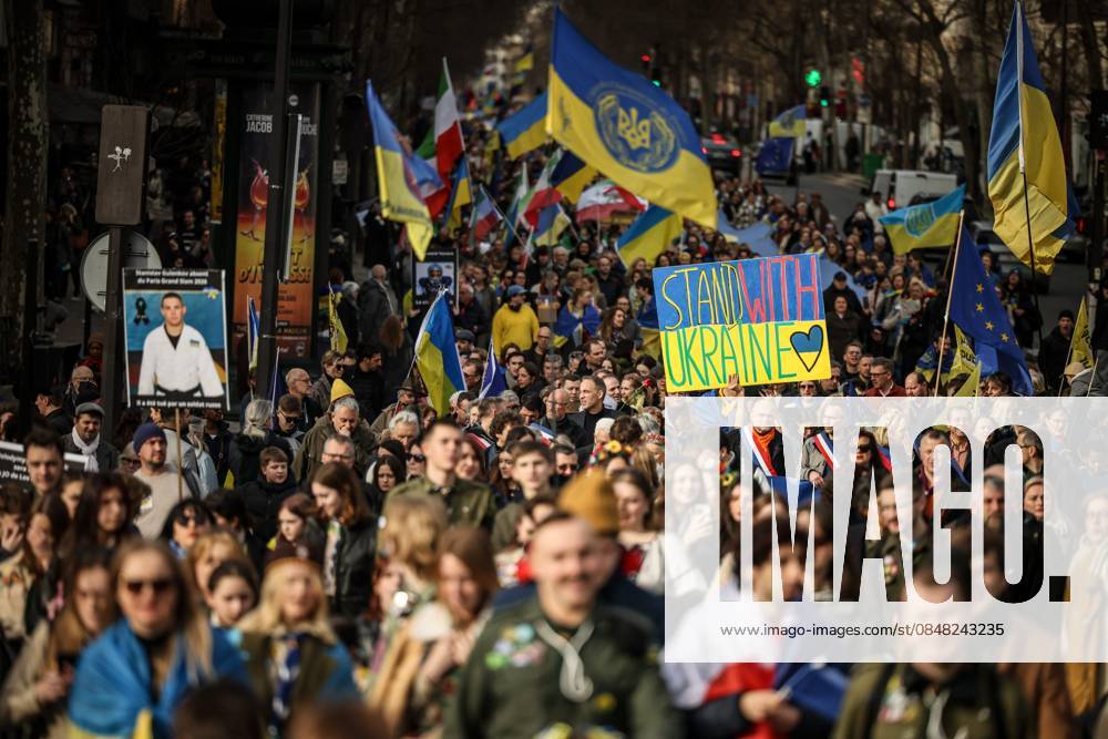 MARCHE ET MANIFESTATION POUR LUKRAINE Thomas Padilla MAXPPP Paris FRANCE 21 02 2026 MARCHE ET MANIFESTATION POUR LUKRAINE QUI RENTRE DANS SA CINQUIEME ANNEE DE GUERRE, DE LA PLACE DE LA REPUBLIQUE JUSQU A LA PLACE DE LA BASTILLE Demonstration for Ukraine entering their fifth year of war, from Place de la Republique to Place de la Bastille in Paris, on February 21, 2026 Paris FRANCE