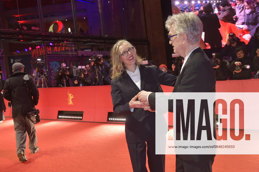 Wim Wenders with his wife Donata Wenders at the Closing Ceremony with Award Ceremony at the Berlinale 2026 76 Berlin International Film Festival in the Berlinale Palast Berlin, 21 02 2026 Foto:xM.xBehrensx xFuturexImagex closing_6292