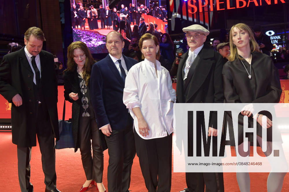 Philipp Worm, Marisa Growaldt, Godehard Giese, Sandra Hüller, Markus Schleinzer and Caro Braun at the Closing Ceremony with Award Ceremony at the Berlinale 2026 76 Berlin International Film Festival in the Berlinale Palast Berlin, 21 02 2026 Foto:xM.xBehrensx xFuturexImagex closing_6306