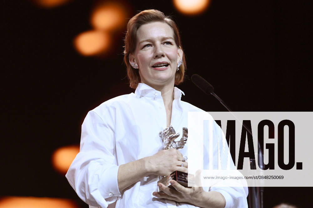 Sandra Hüller with the Silver Bear for Best Actress in Rose at the Closing Ceremony and Award Ceremony at the Berlinale 2026 76 Berlin International Film Festival in the Berlinale Palast Berlin, 21 02 2026 Foto:xN.xKubelkax xFuturexImagex closing_6356