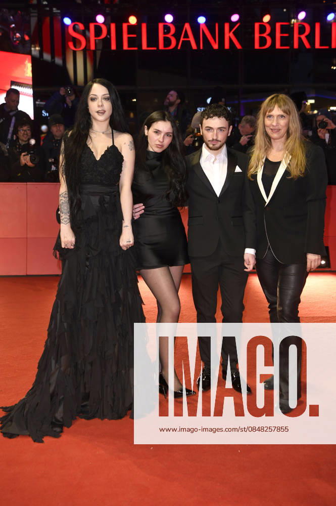 Alessa Savage, Safiya Benaddi, Caolan O Gorman and guest at the Closing Ceremony with Award Ceremony at the Berlinale 2026 76 Berlin International Film Festival at the Berlinale Palast Berlin, 21 02 2026 Foto:xC.xNiehausx xFuturexImagex closing_6428