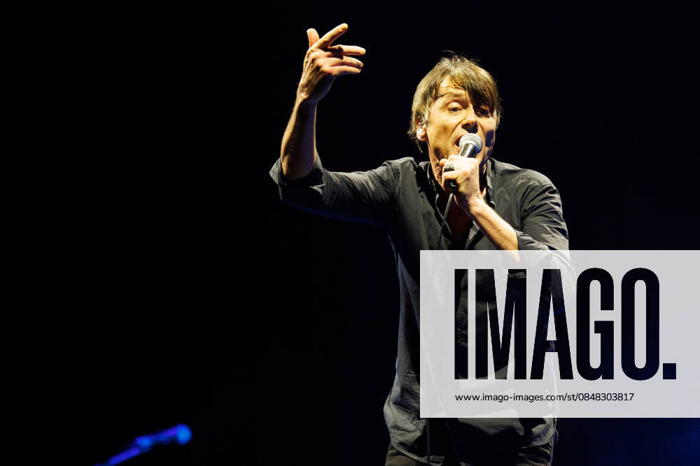 Suede performs in Brighton, UK Brighton, UK, Suede Saturday 21 February 2026 at Brighton Centre. Persons pictured: Brett Anderson - Vocals, Credit:Andy Sturmey Avalon United Kingdom