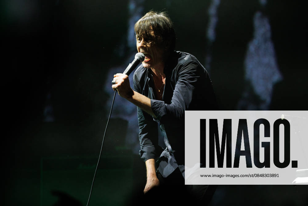 Suede performs in Brighton, UK Brighton, UK, Suede Saturday 21 February 2026 at Brighton Centre. Persons pictured: Brett Anderson - Vocals, Credit:Andy Sturmey Avalon United Kingdom