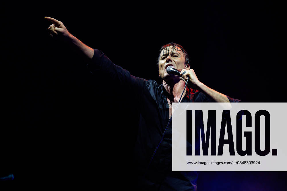 Suede performs in Brighton, UK Brighton, UK, Suede Saturday 21 February 2026 at Brighton Centre. Persons pictured: Brett Anderson - Vocals, Credit:Andy Sturmey Avalon United Kingdom