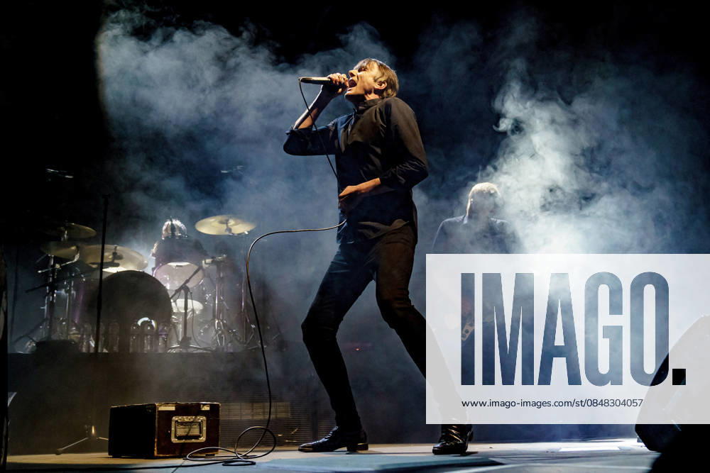 Suede performs in Brighton, UK Brighton, UK, Suede Saturday 21 February 2026 at Brighton Centre. Persons pictured: Brett Anderson - Vocals, Credit:Andy Sturmey Avalon United Kingdom