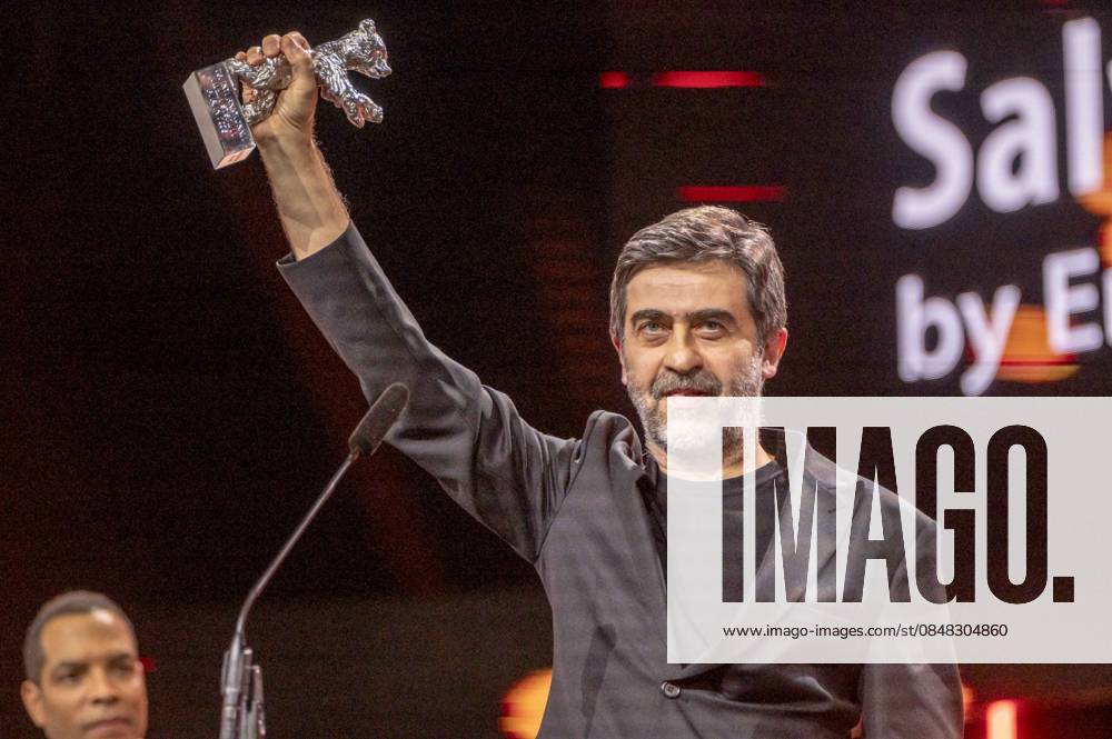 Abb Emin Alper SILVER BEAR GRAND JURY PRIZE Kurtulus Salvation at the Berlinale Palast at the Berlinale 2026 Finale Closing Ceremony and Award Ceremony of the 76 Berlin International Film Festival on Saturday 21 02 2026 in Berlin Berlin Germany