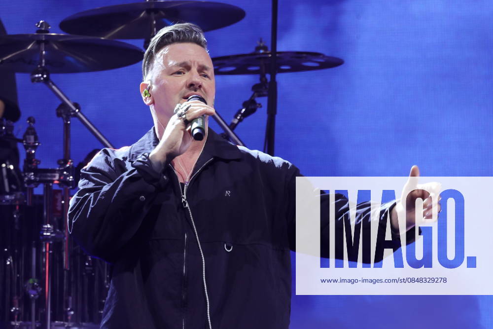 Ben Zucker, Saenger, in concert live at the Uber Arena, Berlin, music, Schlager, Berlin