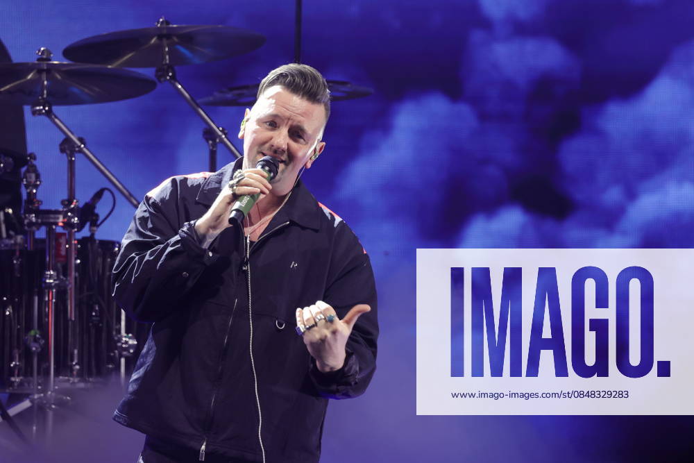 Ben Zucker, Saenger, in concert live at the Uber Arena, Berlin, music, Schlager, Berlin