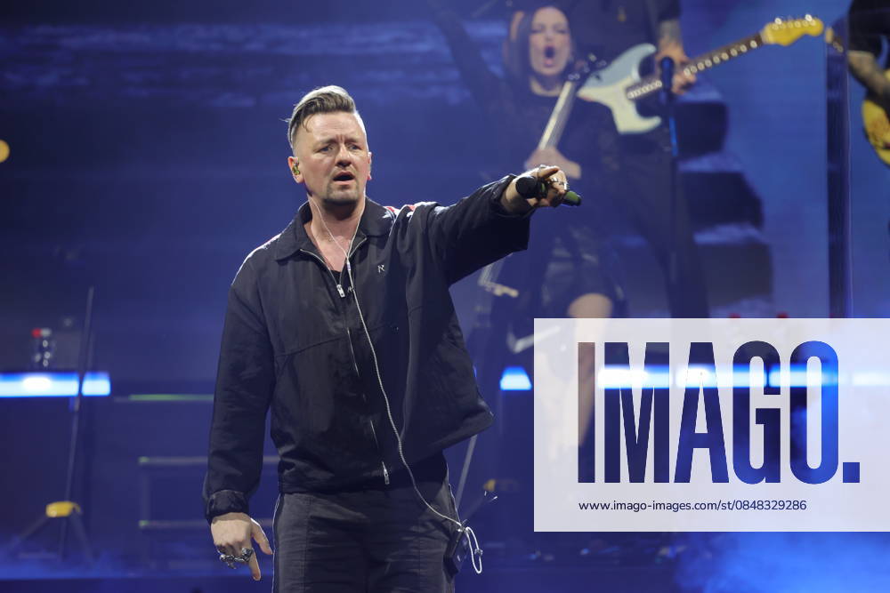 Ben Zucker, Saenger, in concert live at the Uber Arena, Berlin, music, Schlager, Berlin