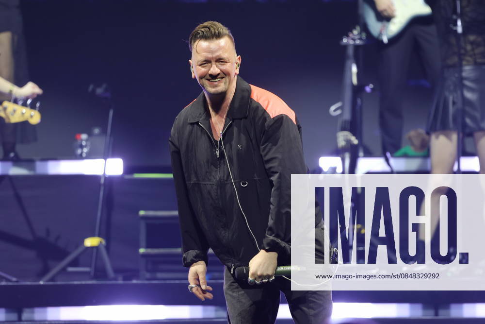 Ben Zucker, Saenger, in concert live at the Uber Arena, Berlin, music, Schlager, Berlin