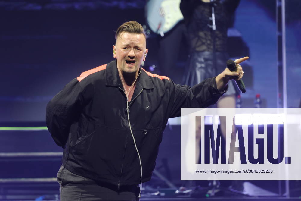 Ben Zucker, Saenger, in concert live at the Uber Arena, Berlin, music, Schlager, Berlin
