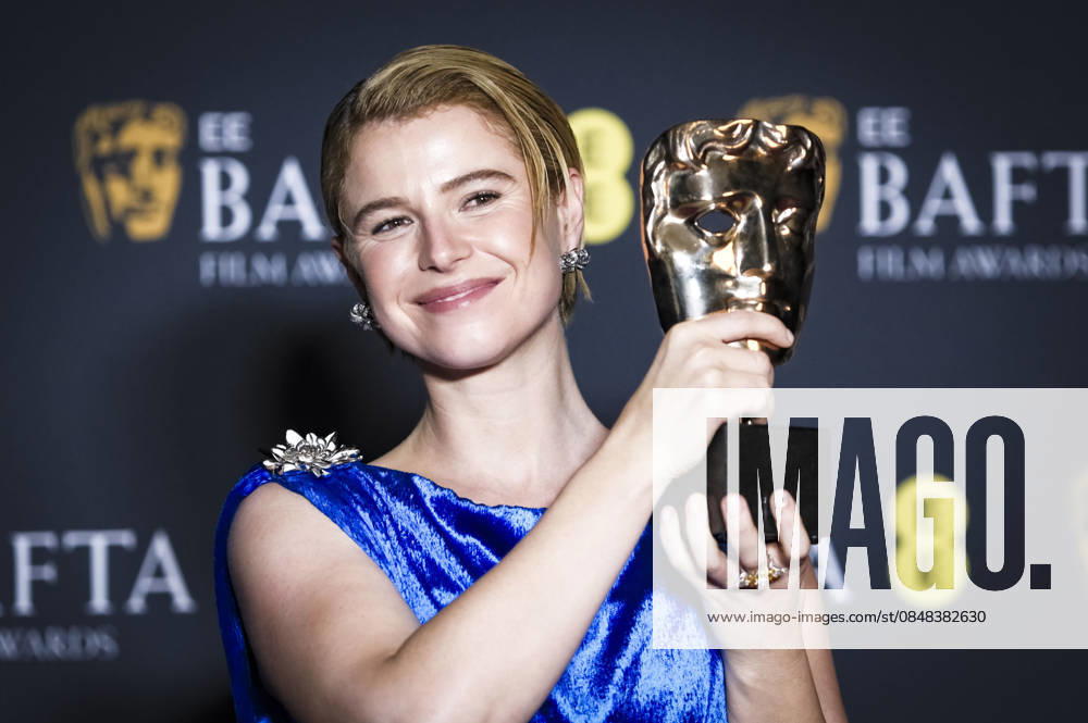 Jessie Buckley with the award for Best Actress in a Leading Role in Hamnet at the BAFTA Film Awards 2026 79th British Academy Film Awards at the Royal Festival Hall London, 22 02 2026 Foto:xJ.xEdwardsx xFuturexImagex bafta_6226