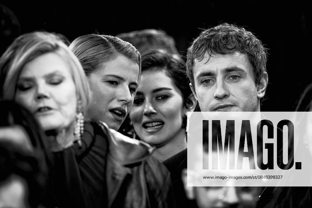 EE BAFTA Film Awards 2026 on Sunday 22 February 2026 Jessie Buckley and Paul Mescal on the Red Carpet at the EE BAFTA Film Awards 2026 on Sunday 22 February 2026 at Royal Festival Hall, London. Editors Note: Image converted to monochrome., Credit:Julie Edwards Avalon