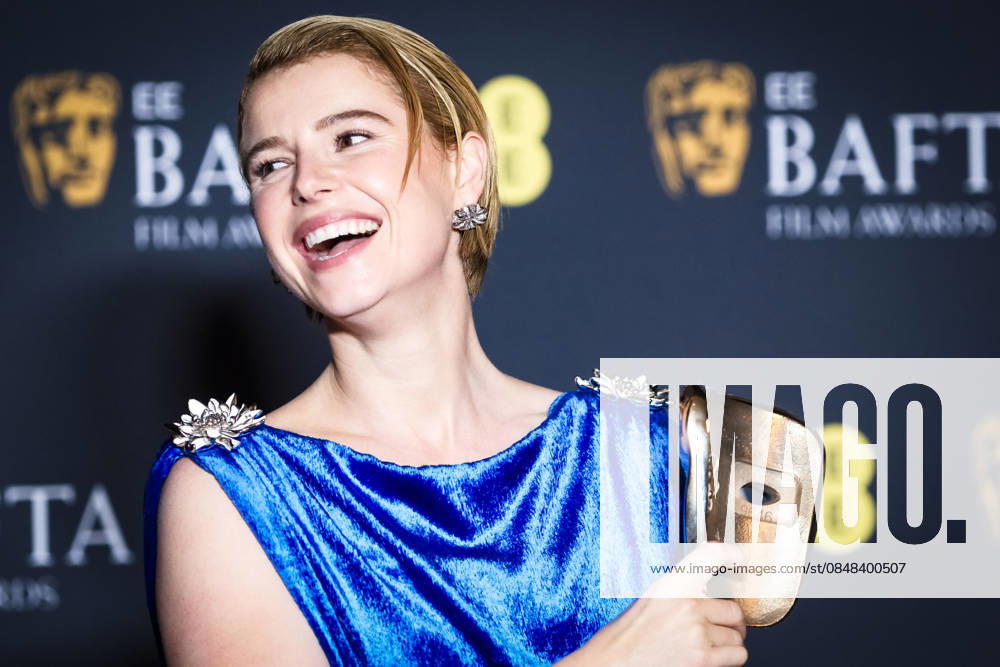 EE BAFTA Film Awards 2026 - Winners Press Room on Sunday 22 February 2026 Jessie Buckley poses in the press room at the EE BAFTA Film Awards 2026 - Winners Press Room on Sunday 22 February 2026 at Royal Festival Hall, London. Jessie Buckley is pictured with the award for Leading Actress., Credit:Julie Edwards Avalon