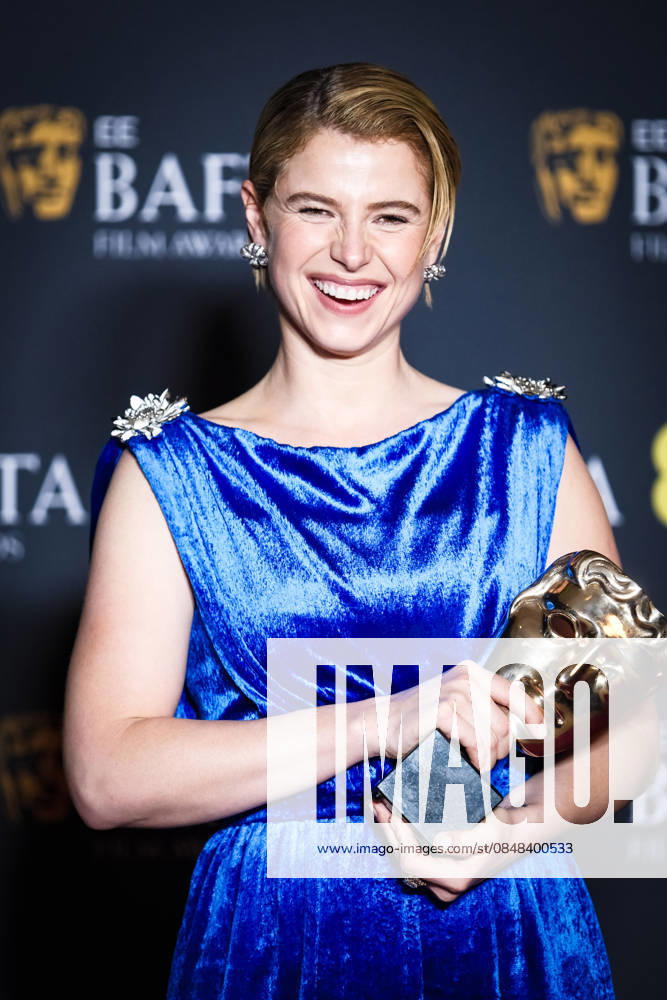 EE BAFTA Film Awards 2026 - Winners Press Room on Sunday 22 February 2026 Jessie Buckley poses in the press room at the EE BAFTA Film Awards 2026 - Winners Press Room on Sunday 22 February 2026 at Royal Festival Hall, London. Jessie Buckley is pictured with the award for Leading Actress., Credit:Julie Edwards Avalon